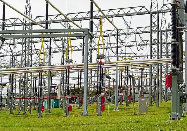 Different Types of High Voltage Circuit Breakers Used in Substations